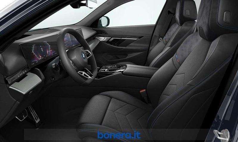 Nuova BMW i5 M Sport 289 kW (394 CV) 2026 Carbon black metallizzato Station wagon