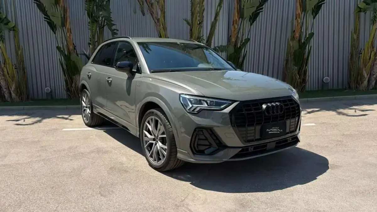 Usata Audi Q3 150 CV (110 kW) 2024 Grigio chronos SUV