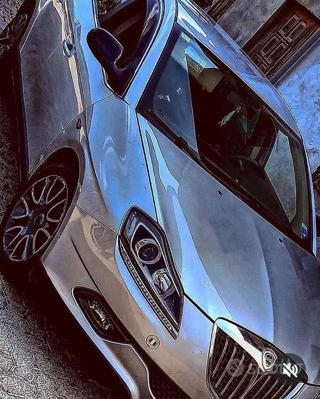 Usata Lancia Delta 120 CV (88 kW) 2008 Grigio Utilitaria