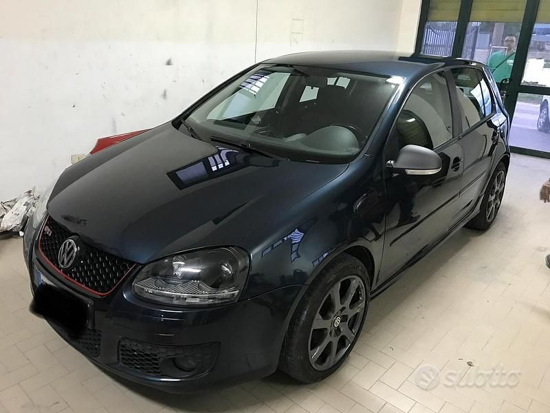 Blu Usata 2006 VW Golf V Tre volumi | 3500 € (Buon prezzo) - Immagine 1/4
