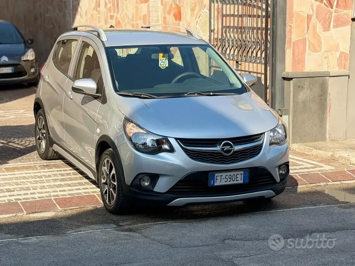 Usata Opel Karl Rocks 73 CV (53 kW) 2018 Grigio Utilitaria