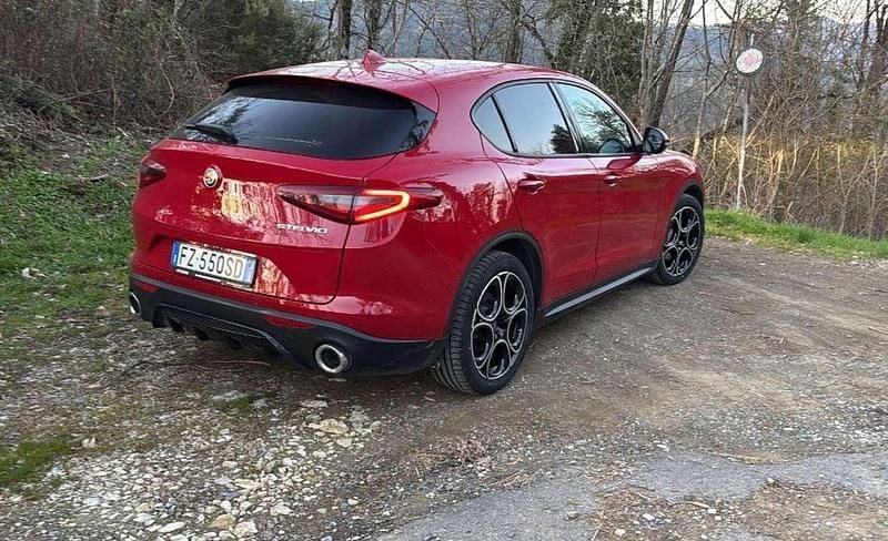 Usata Alfa Romeo Stelvio Tech Edition 160 CV (117 kW) 2019 Rosso SUV
