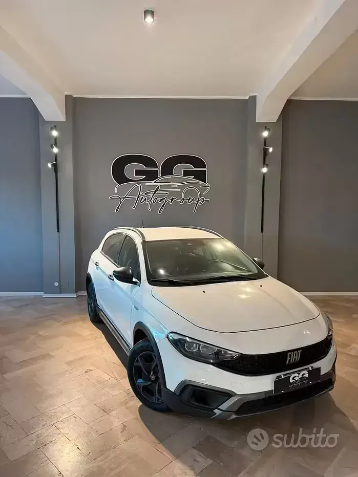 Usata Fiat Tipo Cross 131 CV (96 kW) 2021 Bianco Berlina