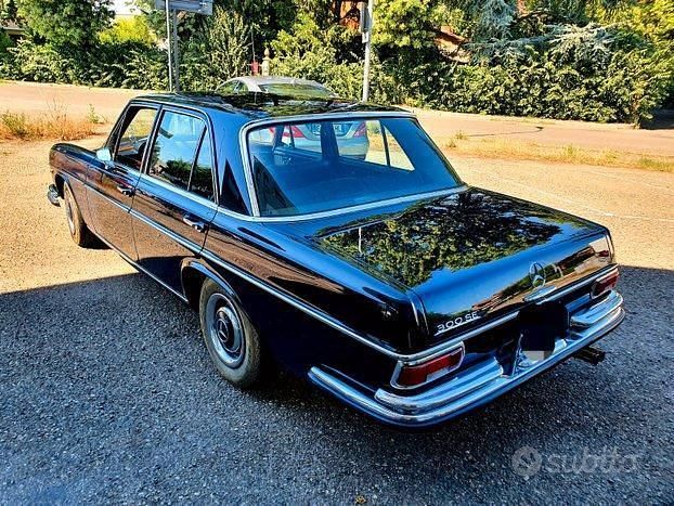 Begagnad Mercedes 300 SE 1967 Svart Sedan