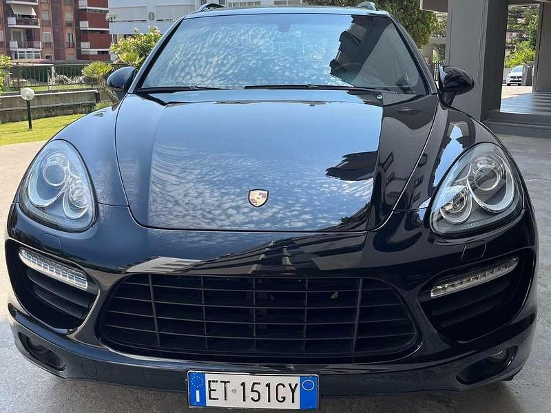 Nero Usata 2010 Porsche Cayenne Turbo SUV | 25.700 € (Molto cara) - Immagine 1/4