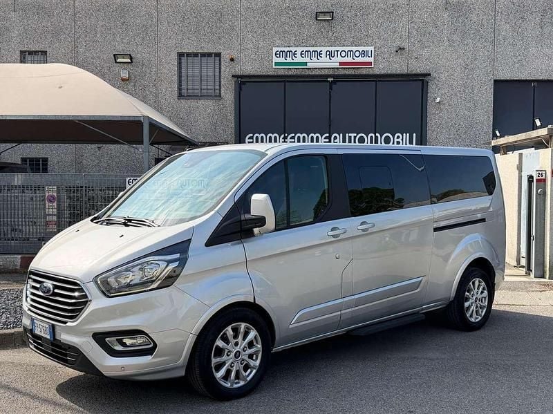 Usata Ford Tourneo Custom Titanium 131 CV (96 kW) 2018 Argento fioretto metallizzato Furgone