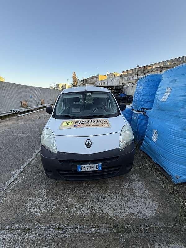 Usata 2010 Renault Kangoo Monovolume | 3660 € - Immagine 1/4