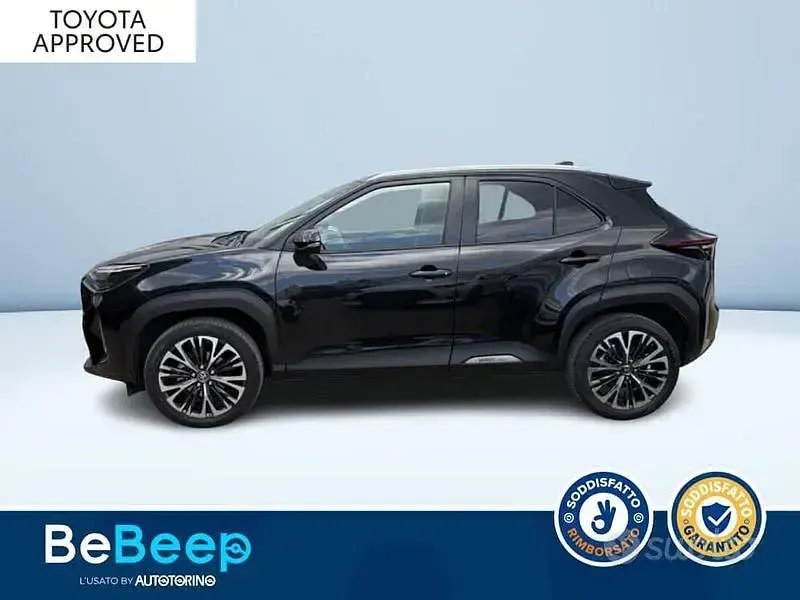 Usata Toyota Yaris Cross Lounge 116 CV (85 kW) 2022 Nero SUV