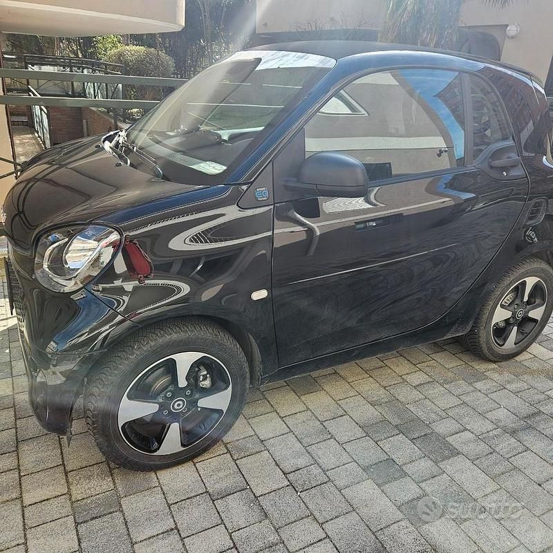 Usata Smart ForTwo Coupé Passion 41 kW (56 CV) 2023 Nero Utilitaria