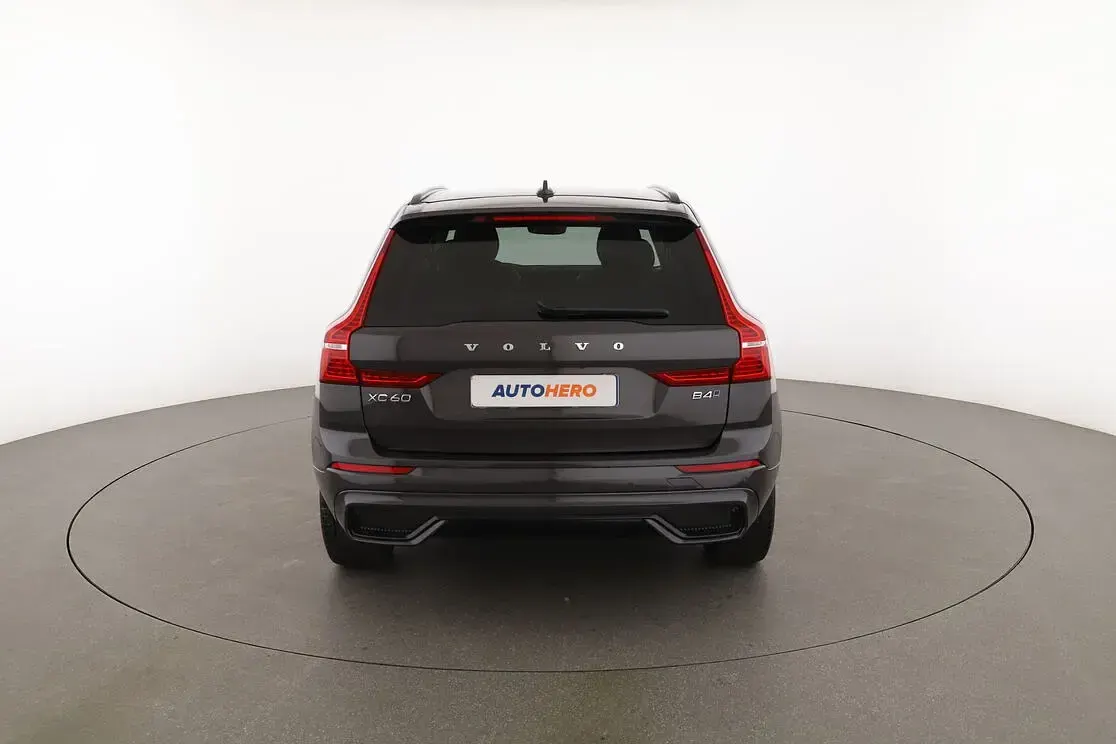 Usata Volvo XC60 Plus 197 CV (144 kW) 2022 Grigio SUV