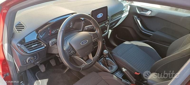 Usata Ford Fiesta 125 CV (91 kW) 2020 Rosso Utilitaria