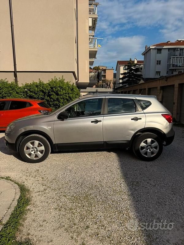 Usata Nissan Qashqai Acenta 106 CV (77 kW) 2008 Grigio SUV