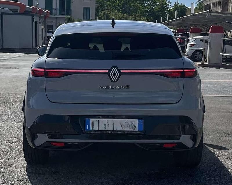 Usata Renault Mégane IV Techno 55 kW (75 CV) 2022 Grigio Berlina