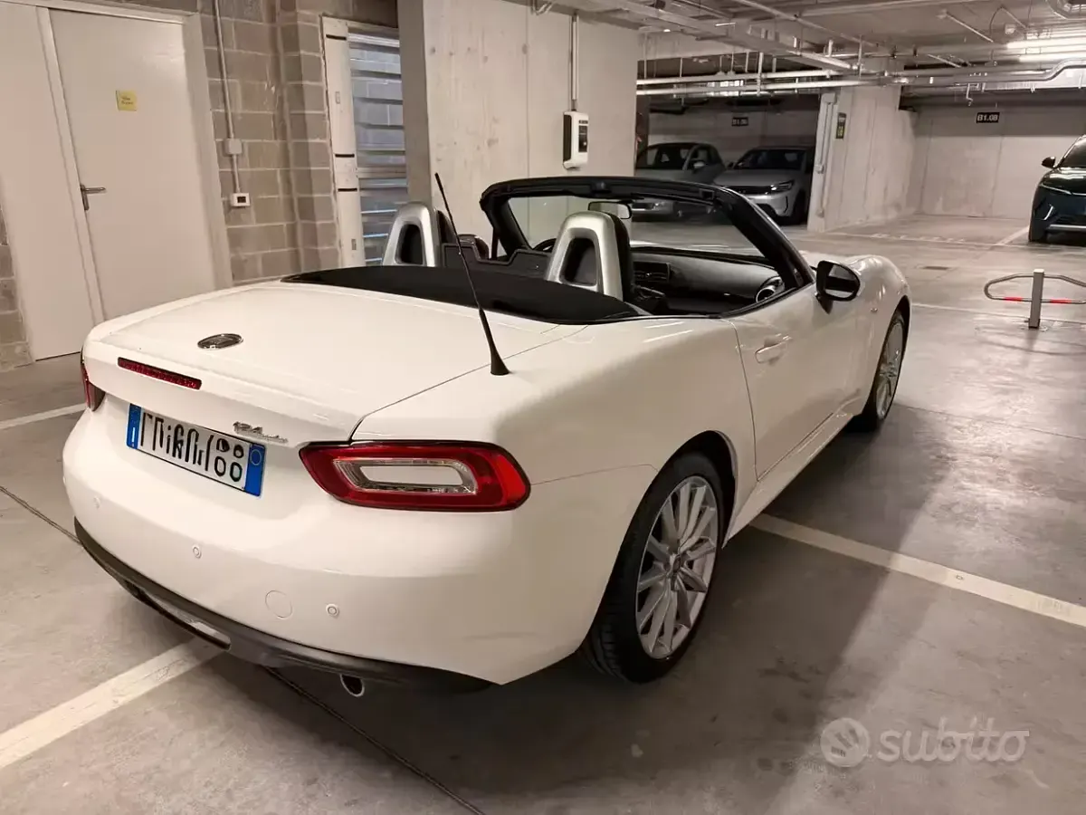 Usata Fiat 124 Spider Lusso 140 CV (102 kW) 2016 Bianco Cabrio