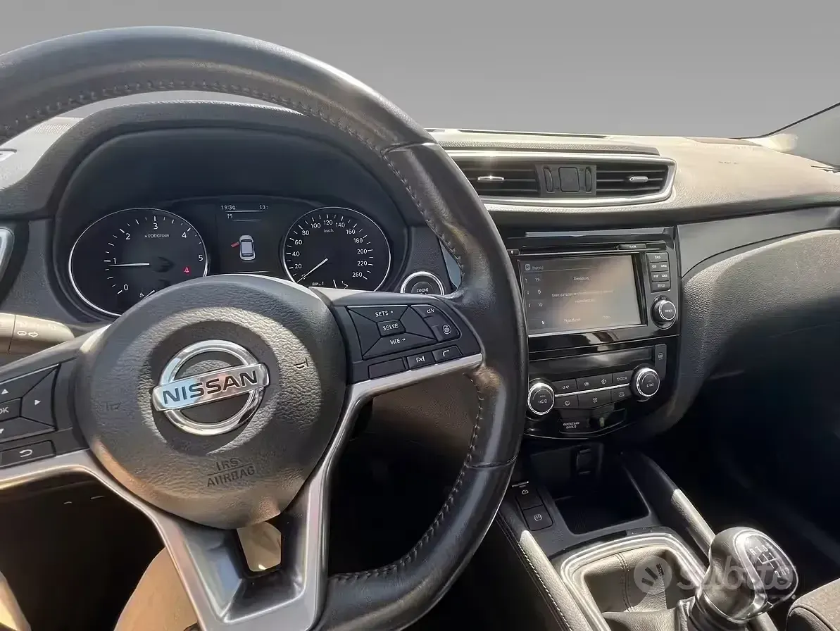Usata Nissan Qashqai N-Connecta 110 CV (80 kW) 2017 Nero SUV