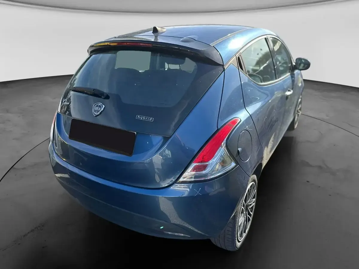 Usata Lancia Ypsilon Silver 70 CV (51 kW) 2023 Blu Utilitaria