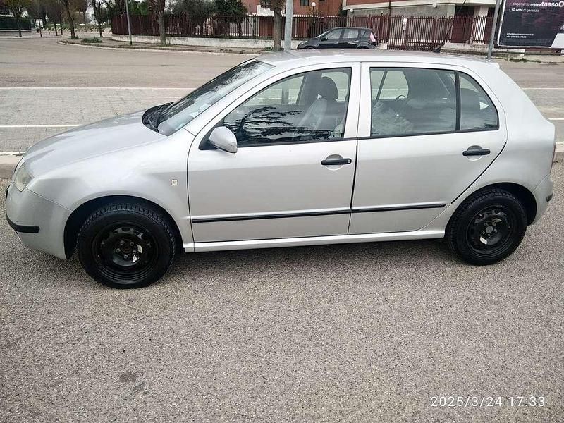 Usata Skoda Fabia Classic 75 CV (55 kW) 2003 Argento Berlina