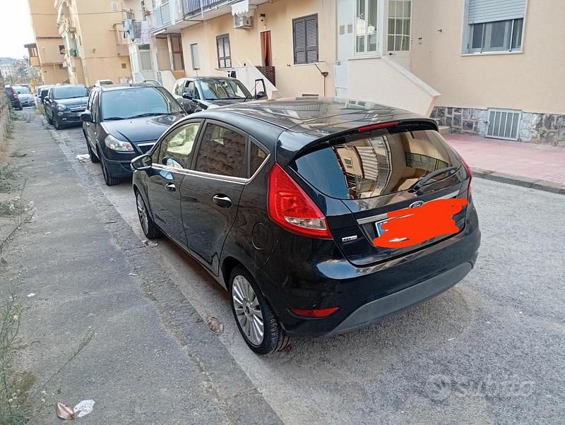 Usata Ford Fiesta 80 CV (58 kW) 2009 Nero Utilitaria