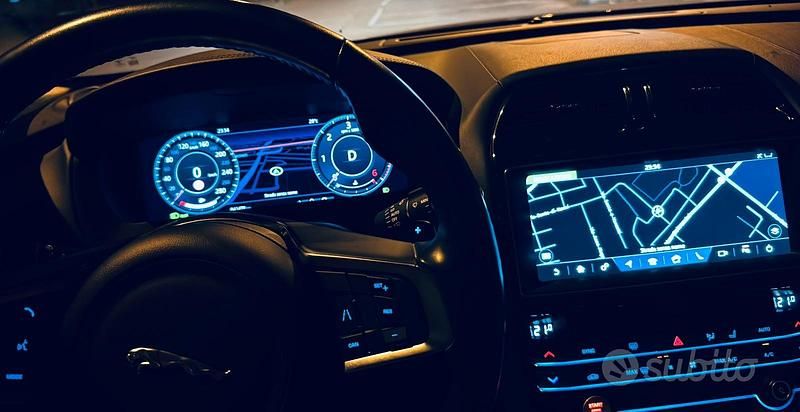 Usata Jaguar F-Pace Prestige 180 CV (132 kW) 2020 Blu SUV