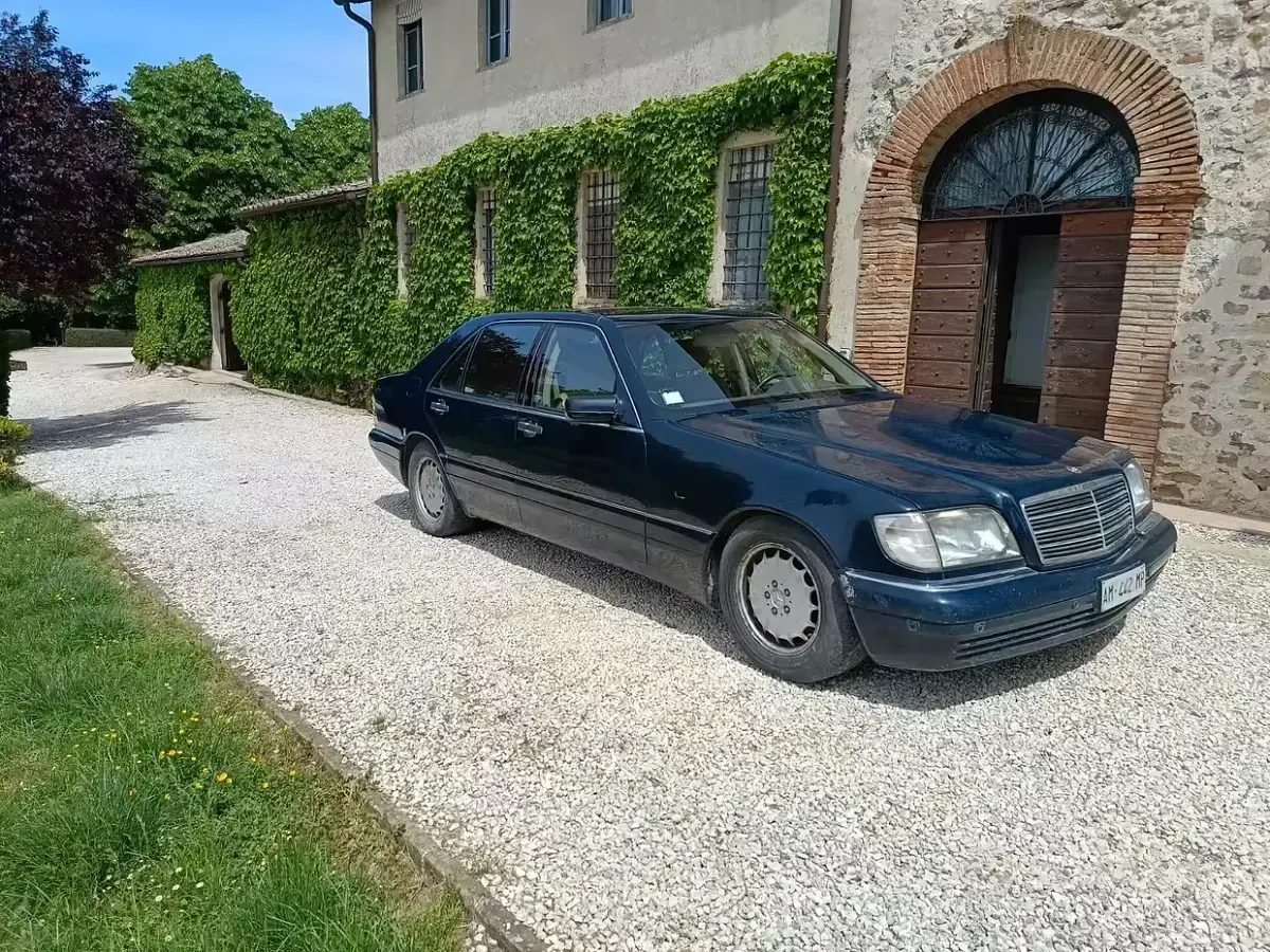 Usata Mercedes 500 320 CV (235 kW) 1994 Blu Berlina