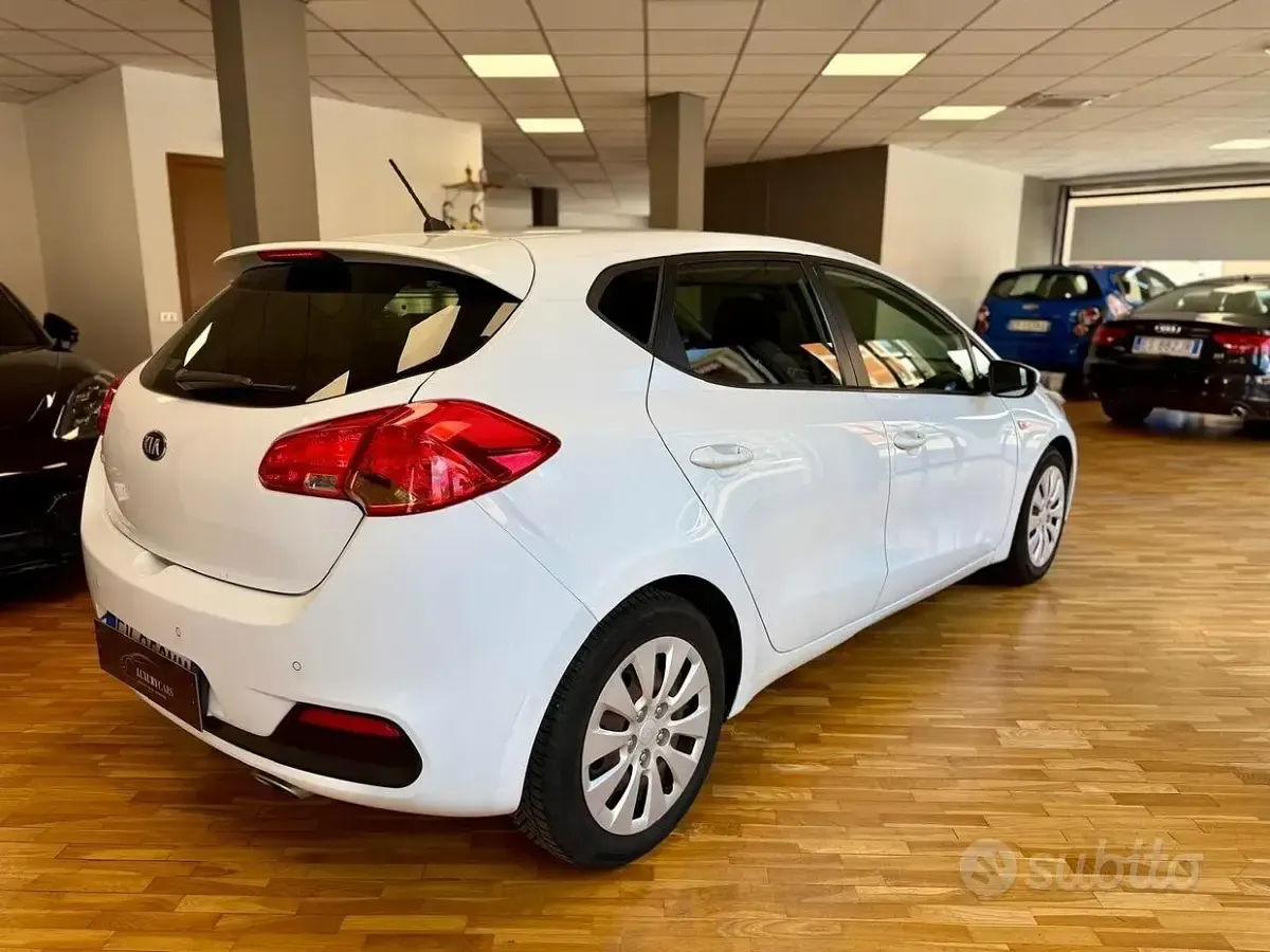 Usata Kia Ceed 100 CV (73 kW) 2014 Bianco Utilitaria