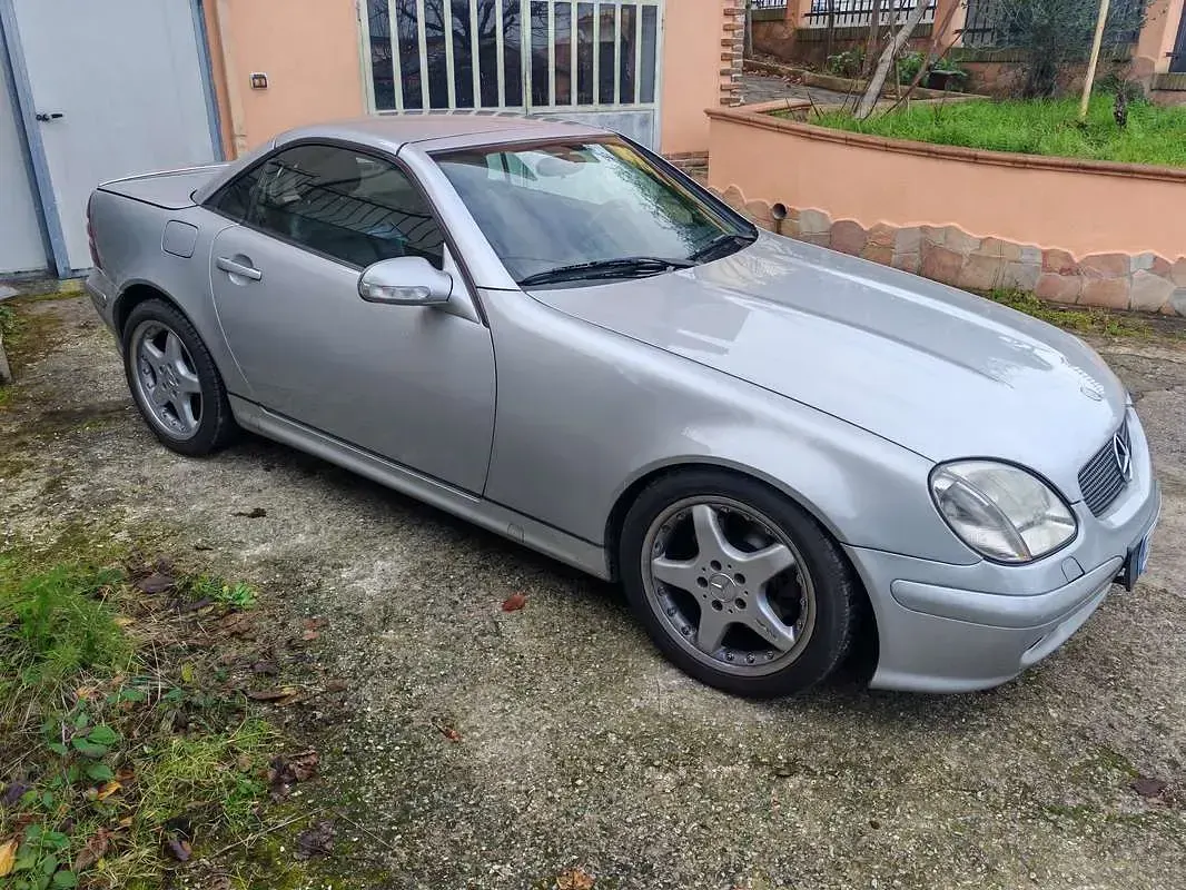 Usata Mercedes SLK320 218 CV (160 kW) 2000 Cabrio