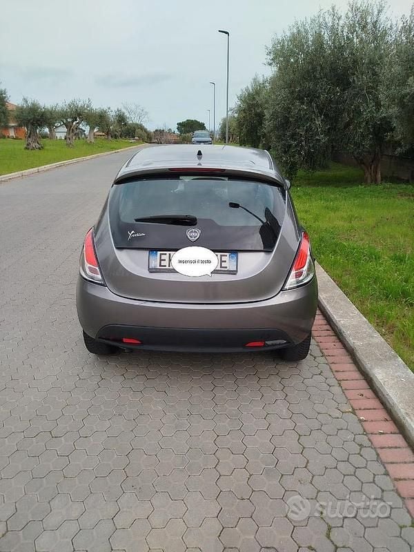 Usata Lancia Ypsilon 95 CV (69 kW) 2011 Grigio Utilitaria