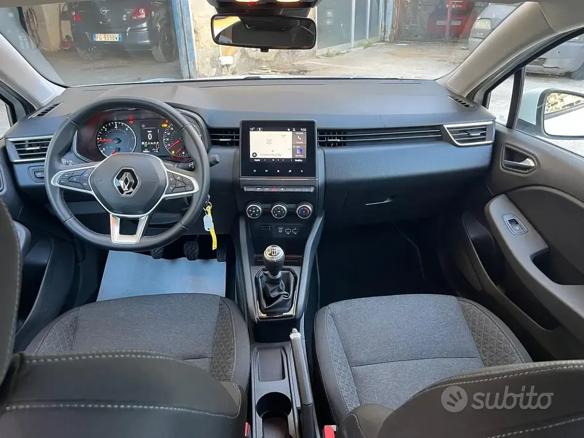 Usata Renault Clio V Business 101 CV (74 kW) 2022 Bianco Berlina