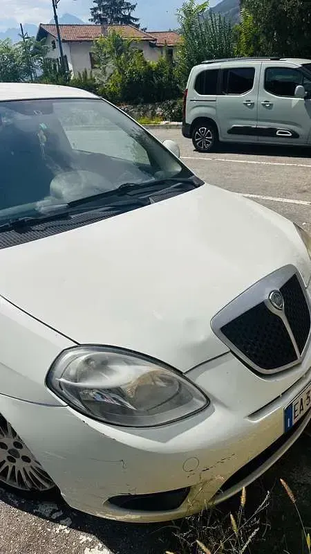 Usata Lancia Ypsilon 77 CV (56 kW) 2010 Bianco Utilitaria