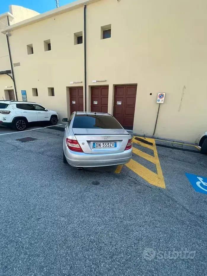 Usata Mercedes C220 Avantgarde 170 CV (125 kW) 2008 Grigio Berlina