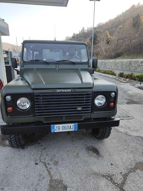 Usata Land Rover Defender 122 CV (89 kW) 2000 Verde Station wagon