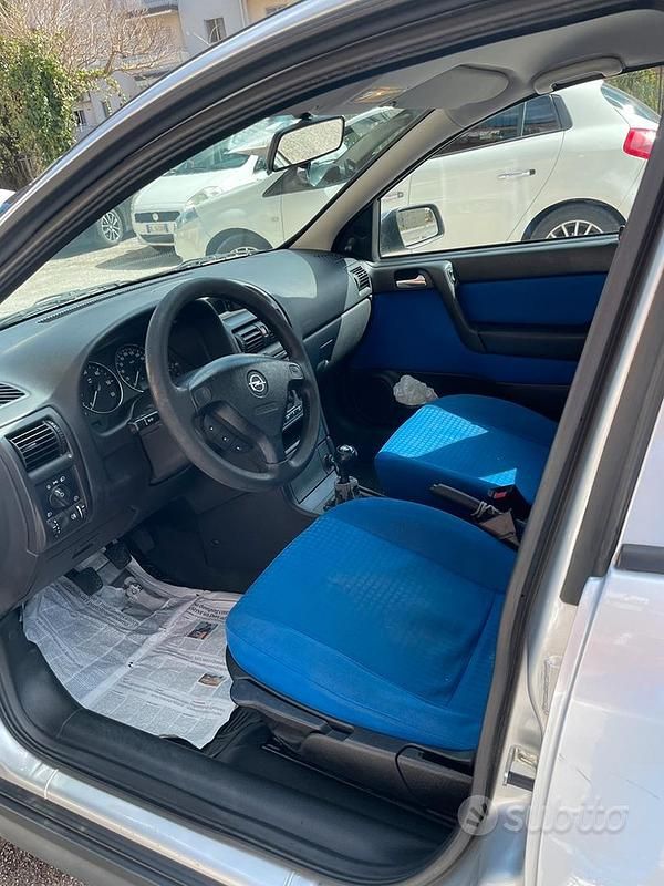 Usata Opel Astra 2001 Grigio Berlina