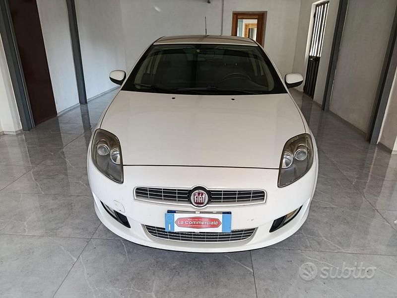 Usata Fiat Bravo Dynamic 120 CV (88 kW) 2010 Bianco Utilitaria