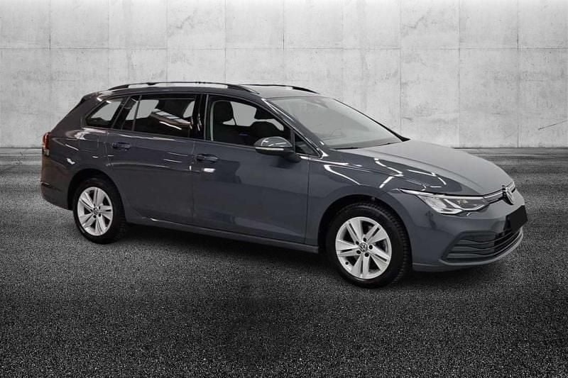 Usata VW Golf VIII Life 116 CV (85 kW) 2023 Grigio metallizzato Station wagon