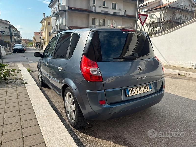 Usata Renault Scénic II 131 CV (96 kW) 2008 Blu/azzurro Monovolume