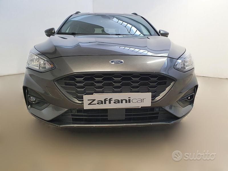 Usata Ford Focus ST-Line 125 CV (91 kW) 2019 Grigio scuro Station wagon
