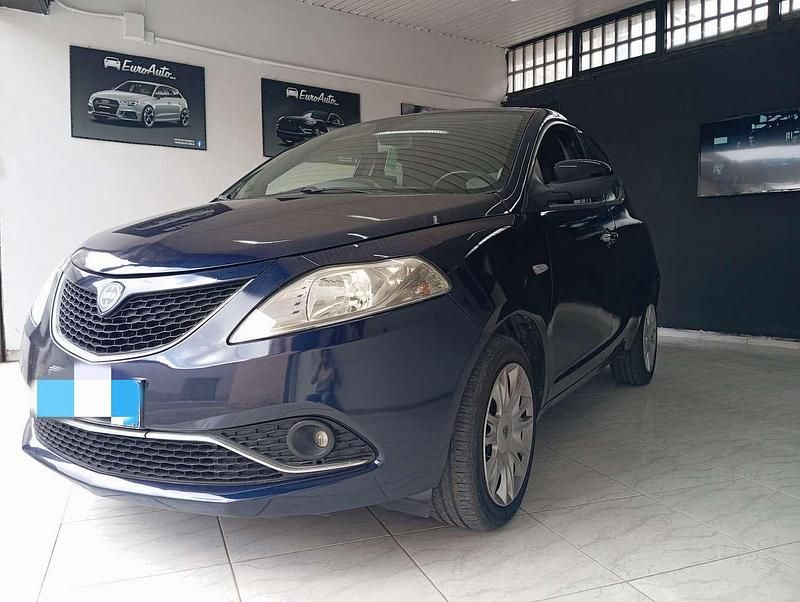 Usata Lancia Ypsilon S 95 CV (69 kW) 2016 Blu/azzurro Utilitaria