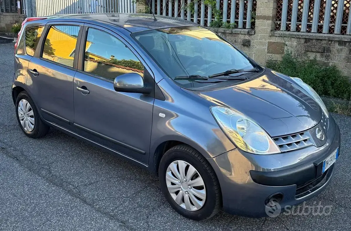 Usata Nissan Note Acenta 88 CV (64 kW) 2007 Grigio Utilitaria