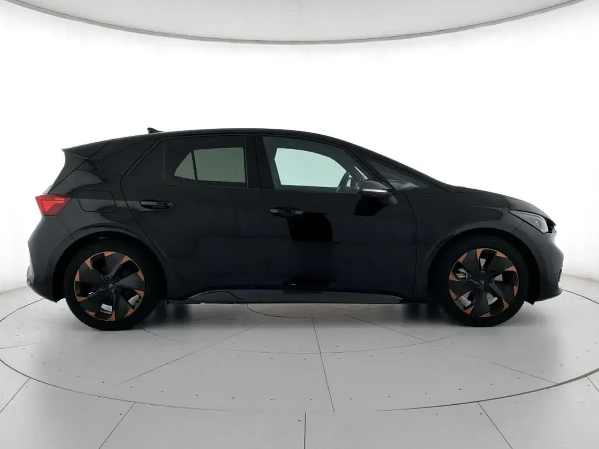 Usata Cupra Born 150 kW (204 CV) 2024 Nero midnight Utilitaria