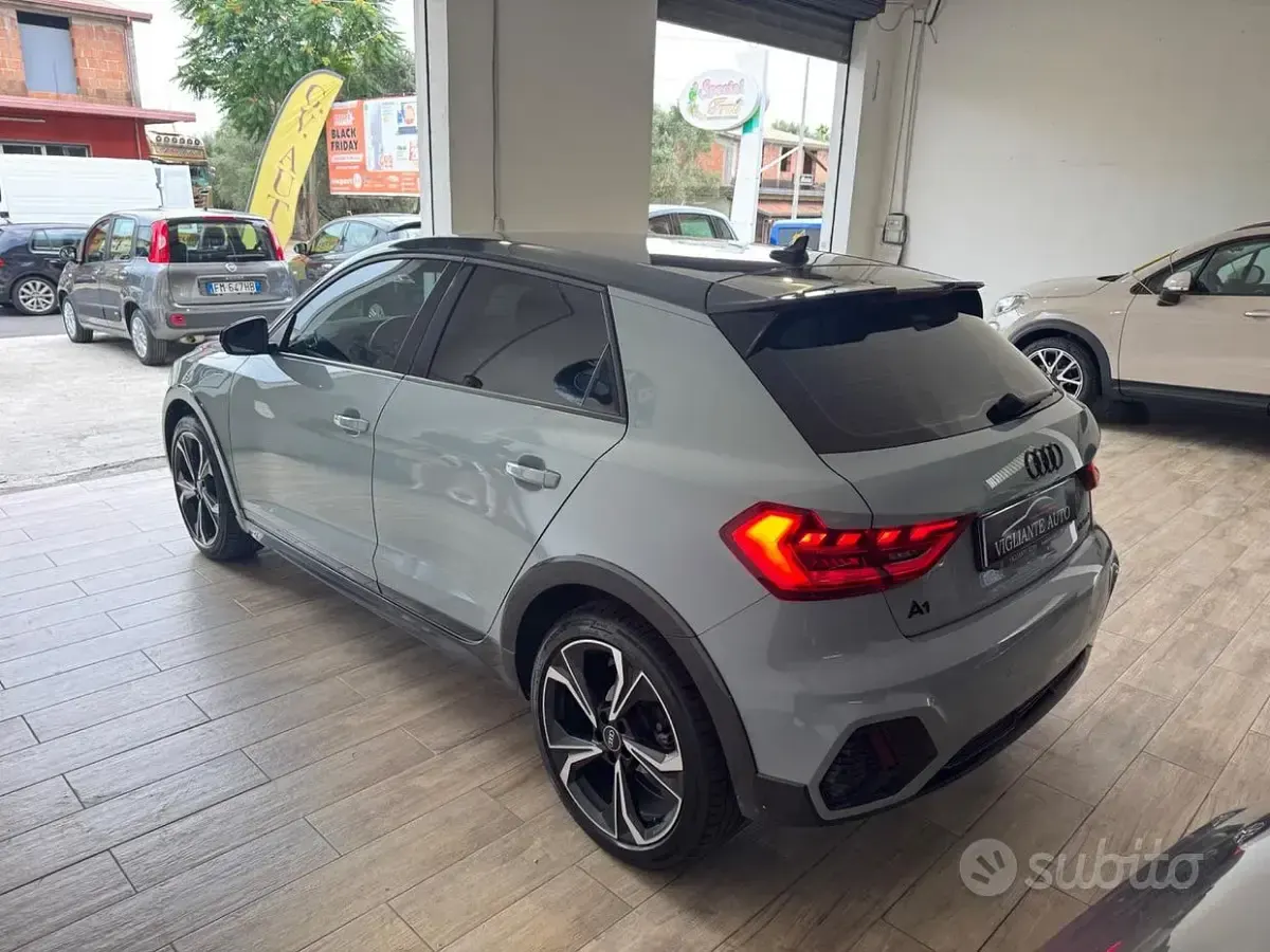 Usata Audi A1 110 CV (80 kW) 2023 Grigio SUV