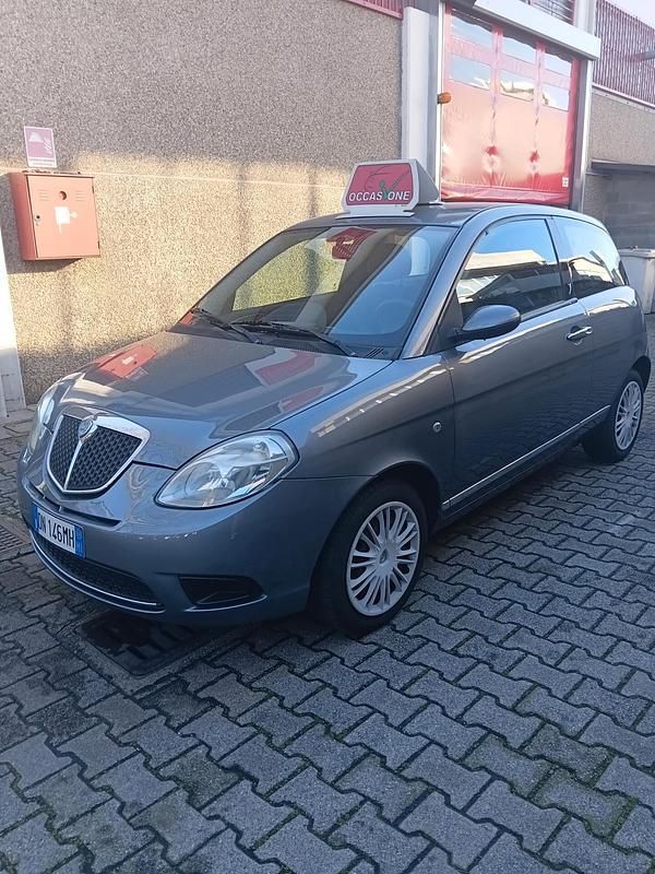 Usata Lancia Ypsilon 59 CV (43 kW) 2008 Argento Utilitaria