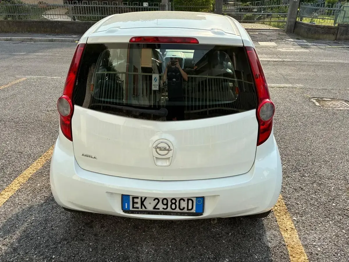 Usata Opel Agila 94 CV (69 kW) 2011 Bianco Utilitaria