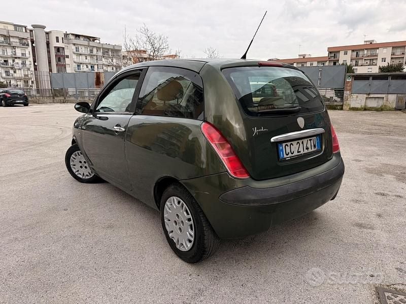 Usata Lancia Ypsilon 59 CV (43 kW) 2004 Verde Utilitaria