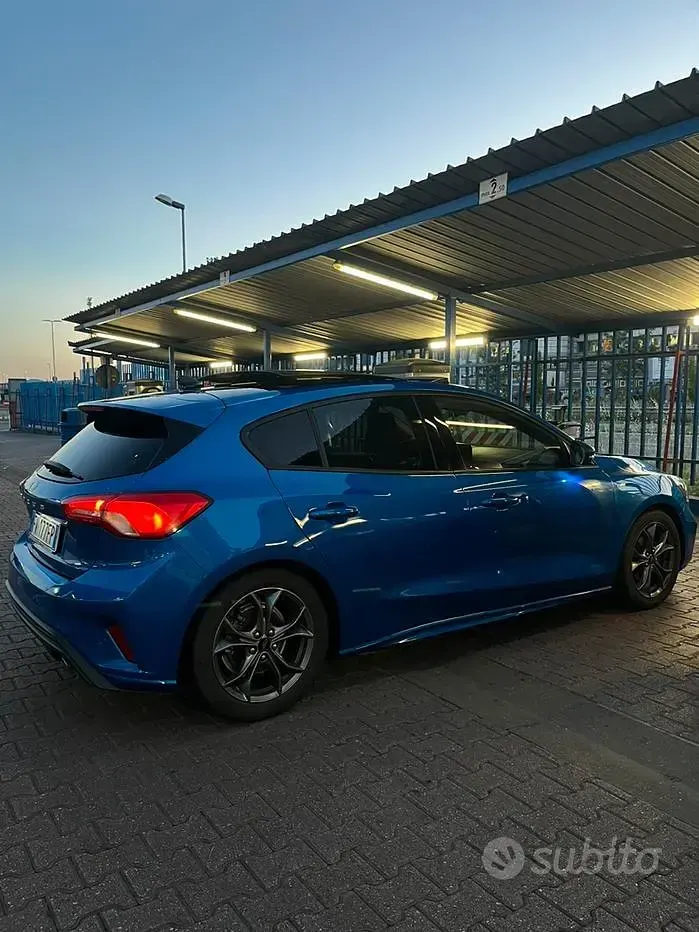 Usata Ford Focus ST-Line 120 CV (88 kW) 2019 Blu Berlina