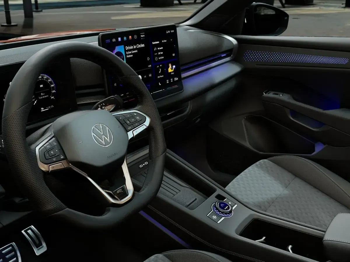Nuova VW T-Roc Style 150 CV (110 kW) 2026 Flame red metallizzato nero SUV