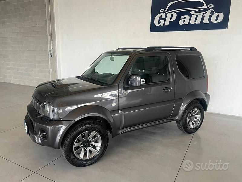 Usata Suzuki Jimny 86 CV (63 kW) 2017 Grigio SUV