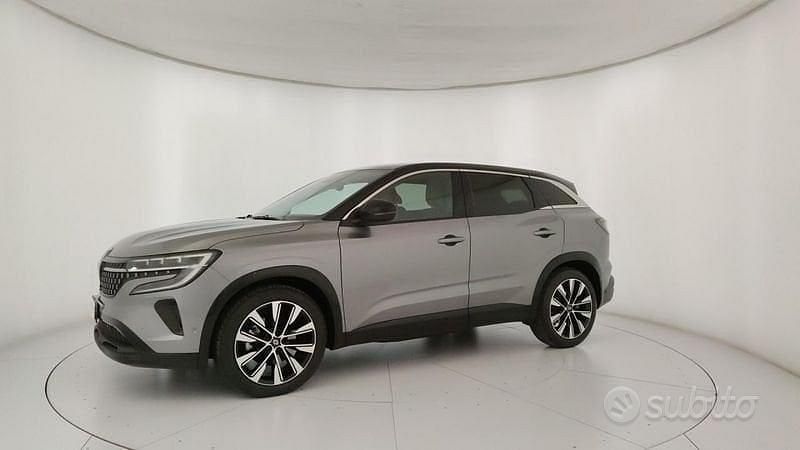 Usata Renault Austral Techno 200 CV (147 kW) 2023 Grigio SUV