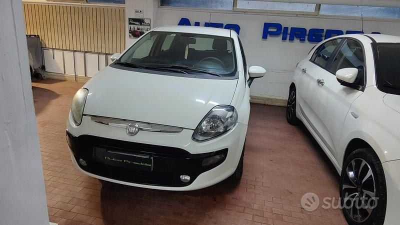 Usata Fiat Punto Evo 69 CV (50 kW) 2011 Bianco Utilitaria