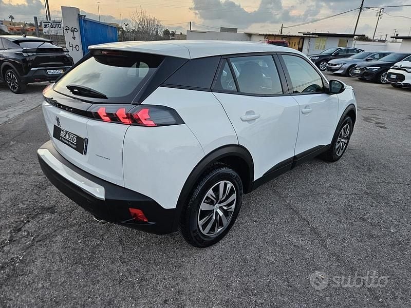 Usata Peugeot 2008 Active 110 CV (80 kW) 2021 Bianco SUV