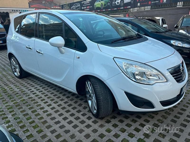 Usata Opel Meriva Cosmo 110 CV (80 kW) 2010 Bianco Monovolume